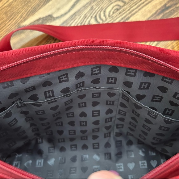 Harvey’s ruby messenger seatbelt bag NWOT EUC $124 - Picture 8 of 9